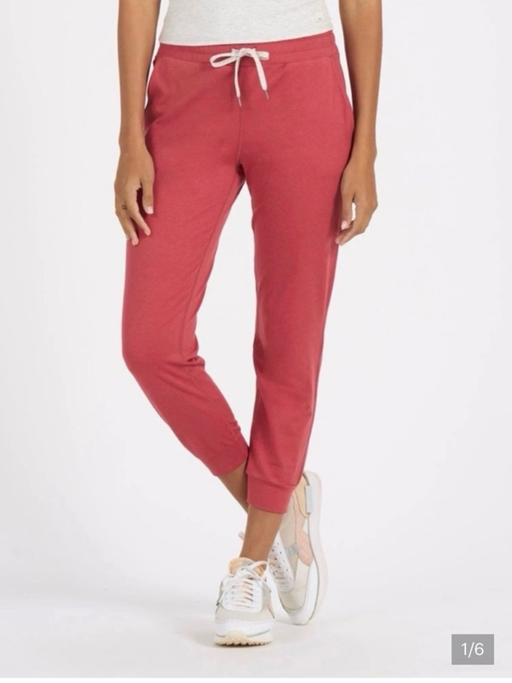 Vuori Performance Joggers